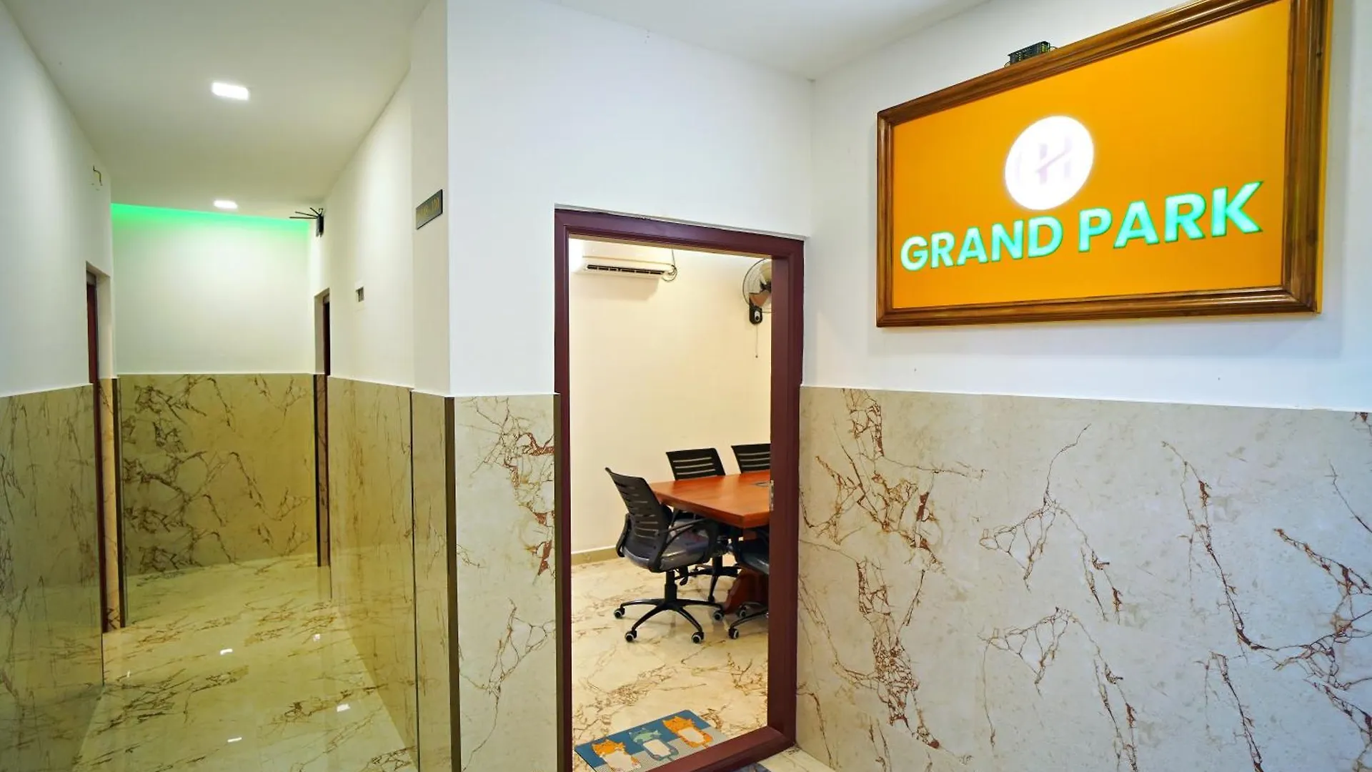 Gh Grand Park Hotel Angamali