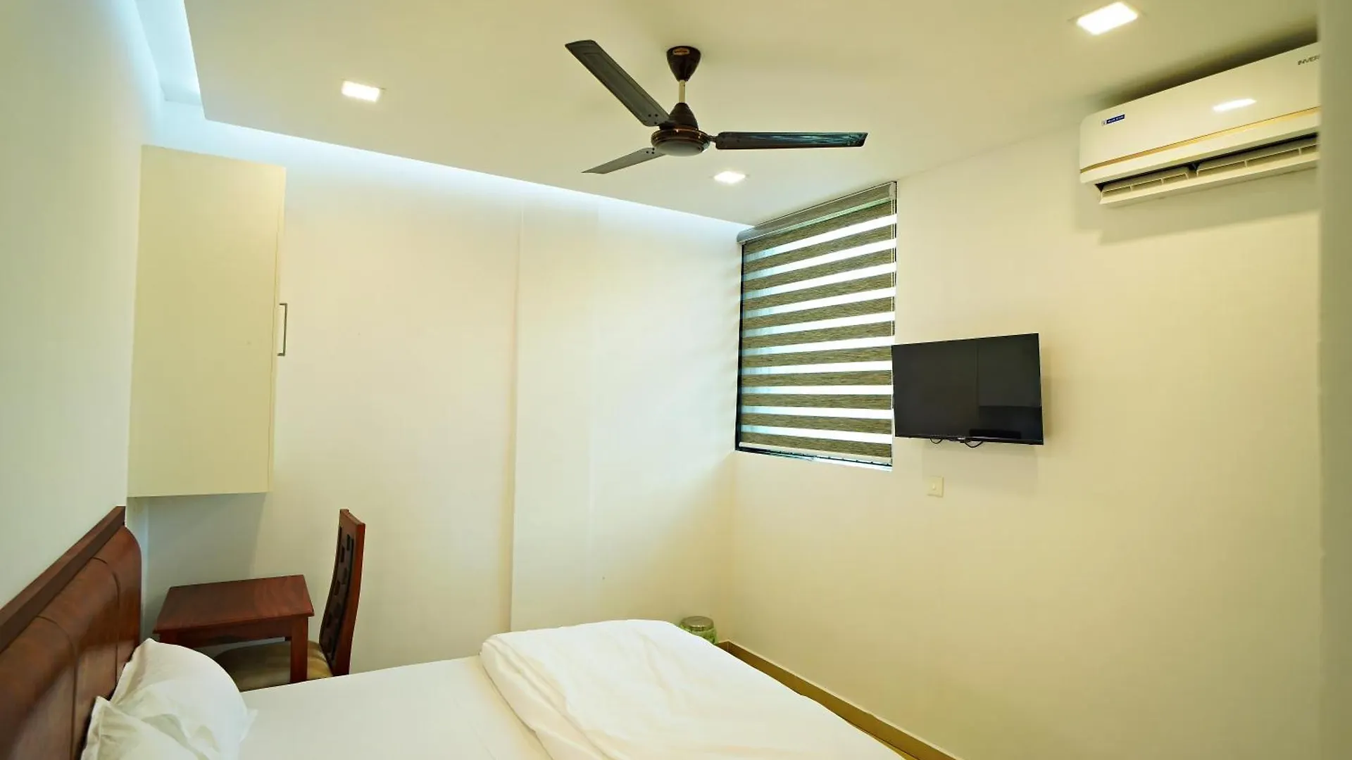 Gh Grand Park Hotel Angamali