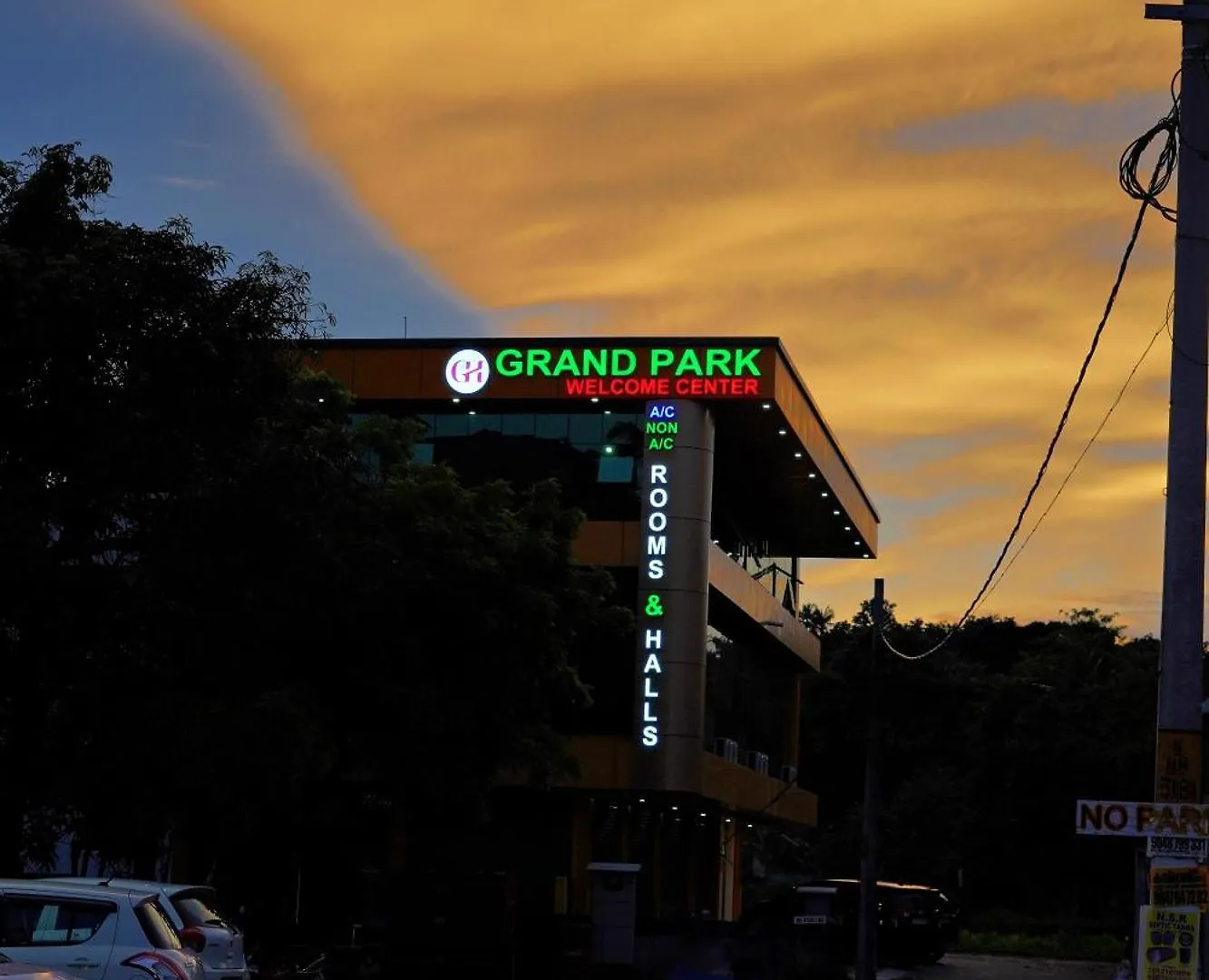 Gh Grand Park Hotel Angamali India