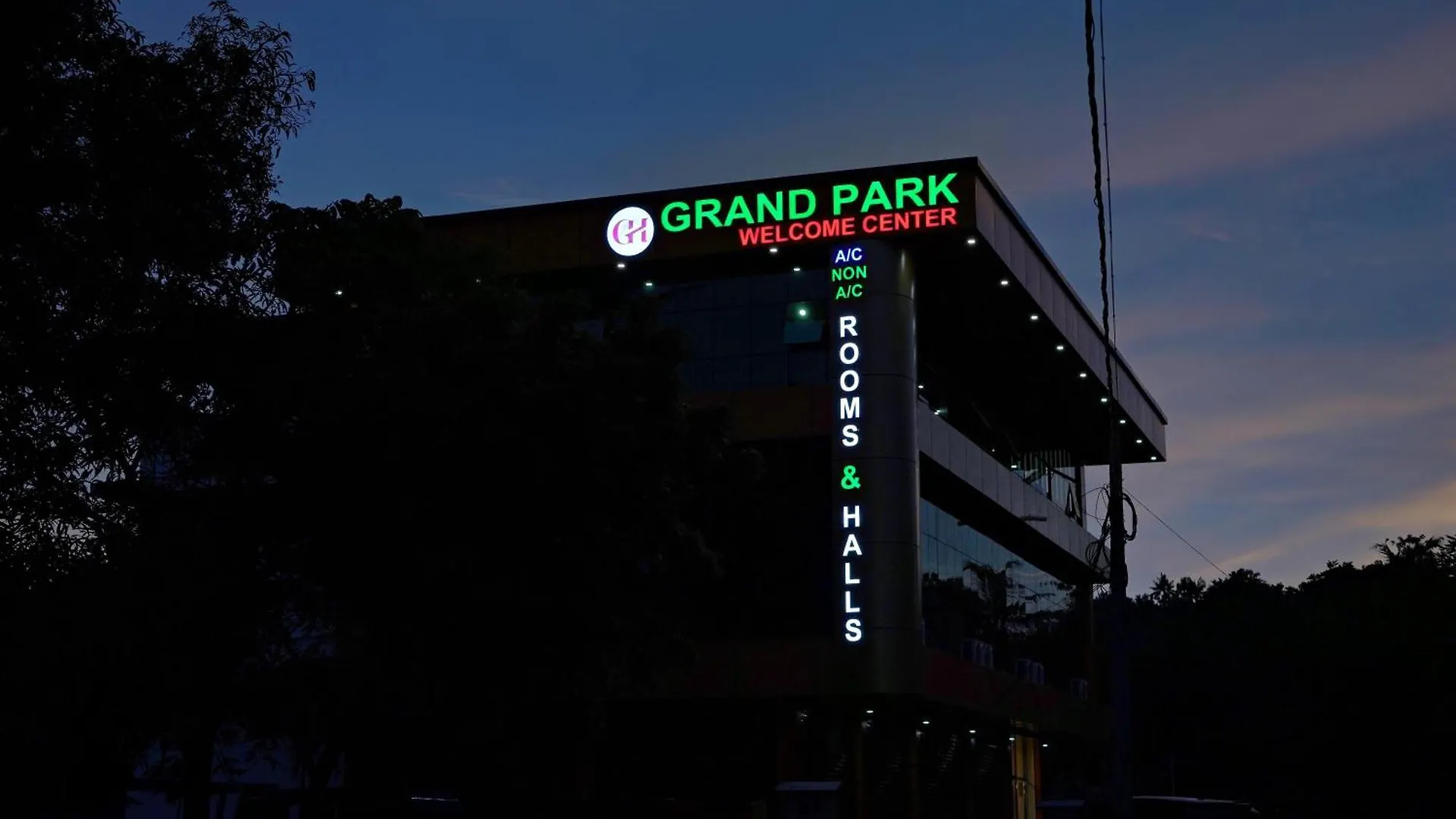 Gh Grand Park Hotel Angamali 0*,