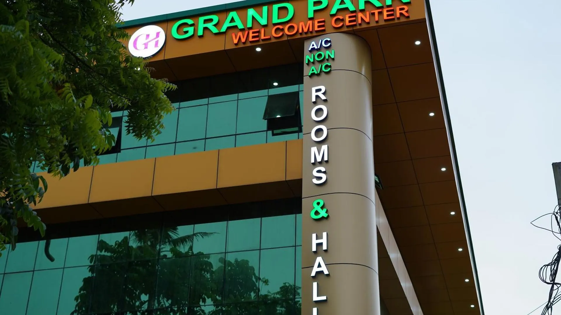 Gh Grand Park Hotel Angamali