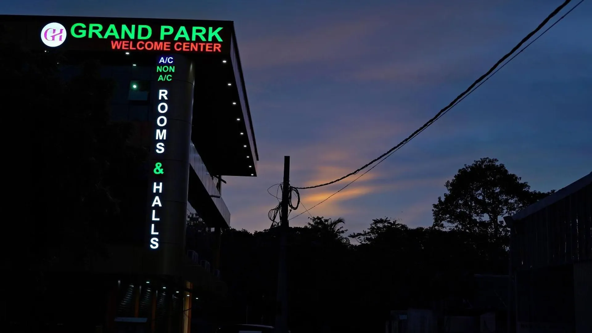 Gh Grand Park Hotel Angamali India