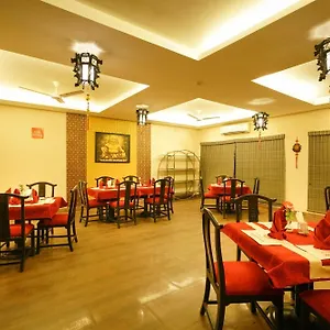 Super Townhouse Mookkannoor Tourist Hotel