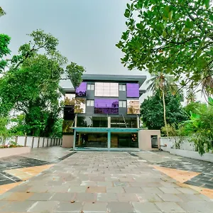 Super Townhouse Edassery Blue Bells Hotel